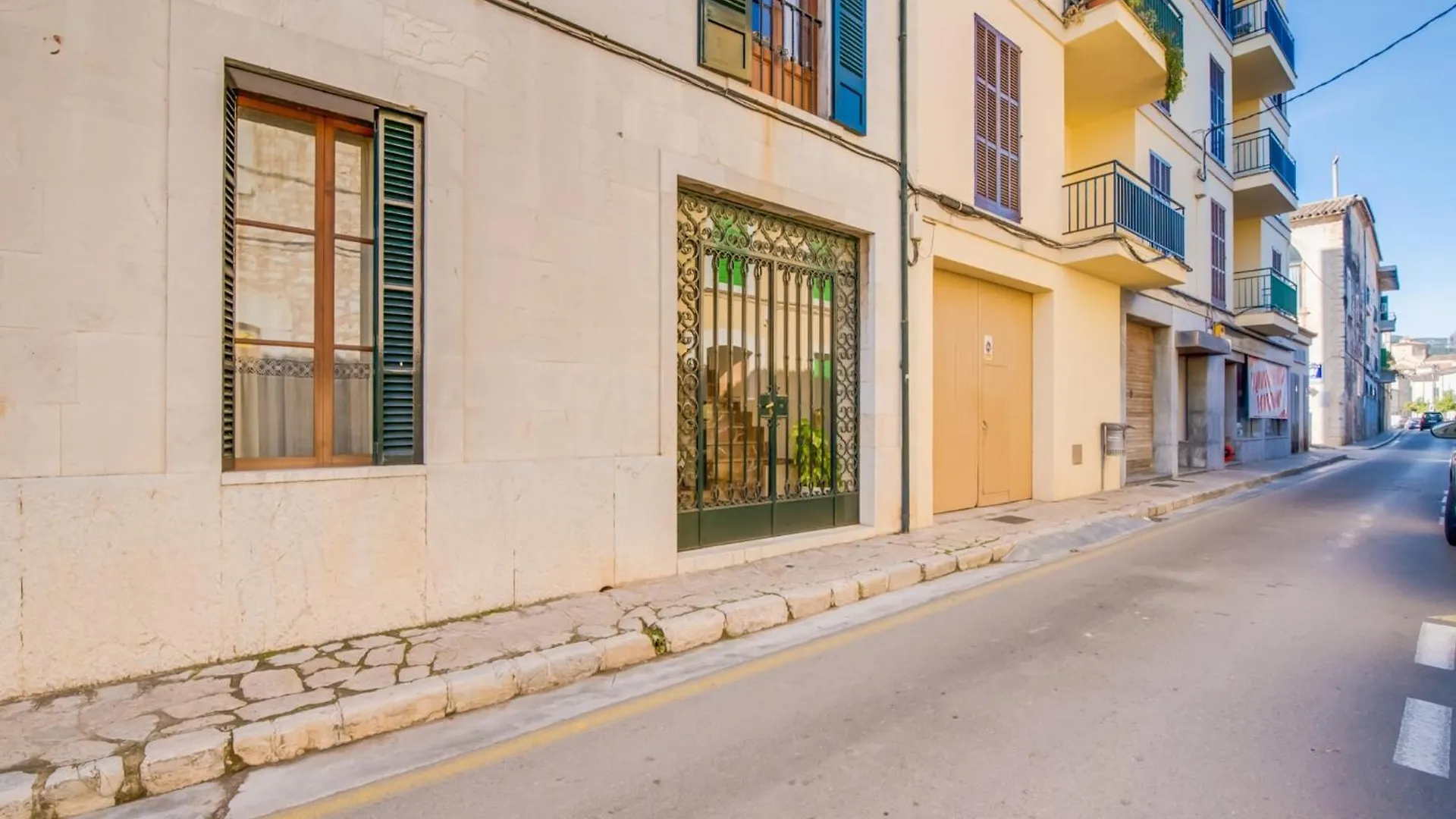Picturesque Apartment In Binissalem