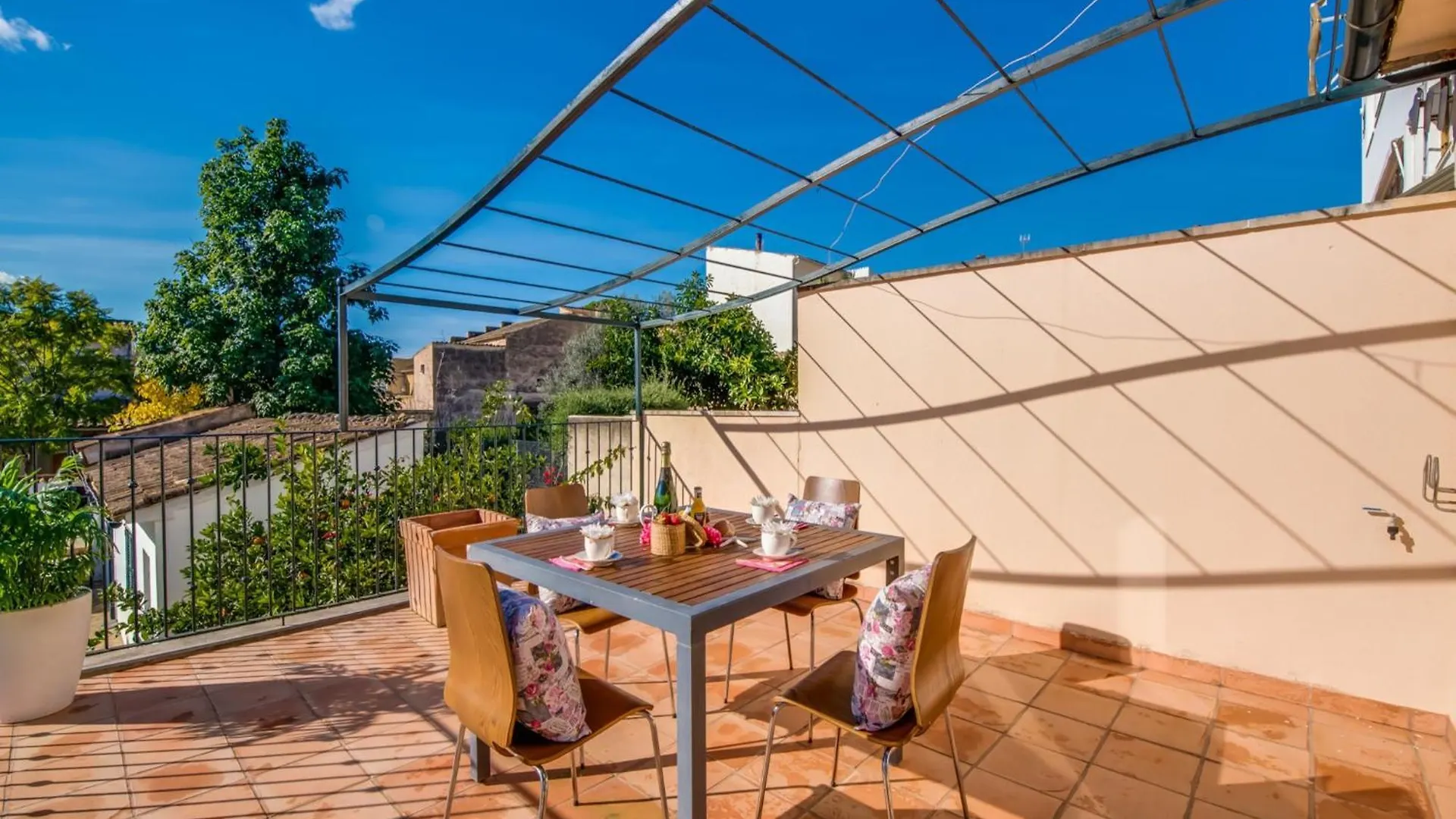 Picturesque Apartment In Binissalem Spanje